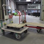 3x Diverse magazijnwagen met steekwagen